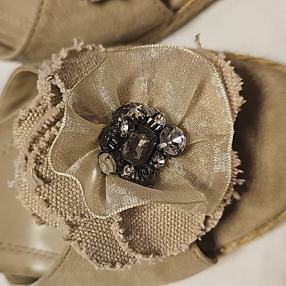 ⬇️Bundle  of 2 for 15$🍁Ellen Tracy Sandals Canvas Wedges Size 7M - Picture 6 of 9